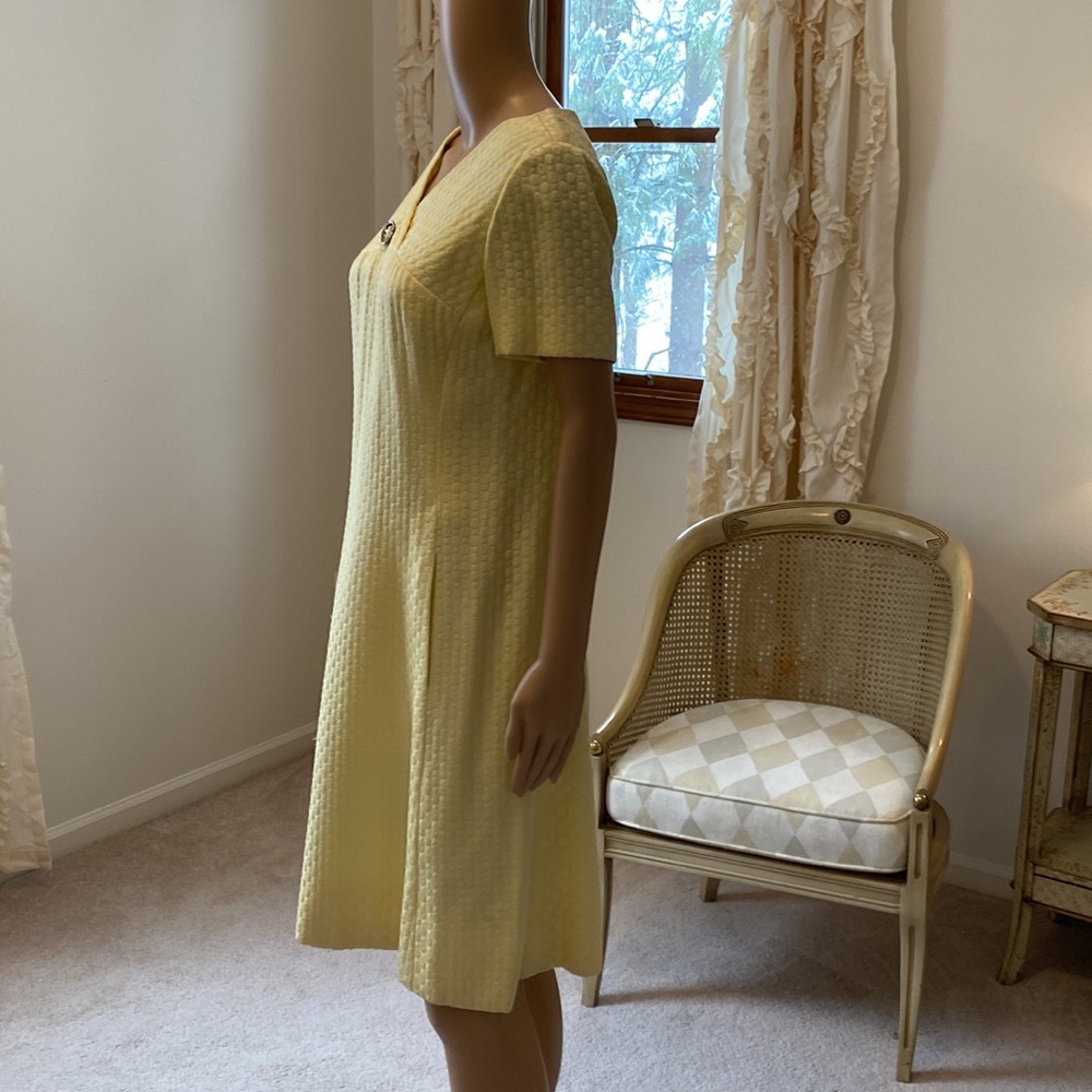 Vintage 1950s Fabulous Yellow Dress, Original Rhinestone Pin and Matching Belt - Picture 6 of 13